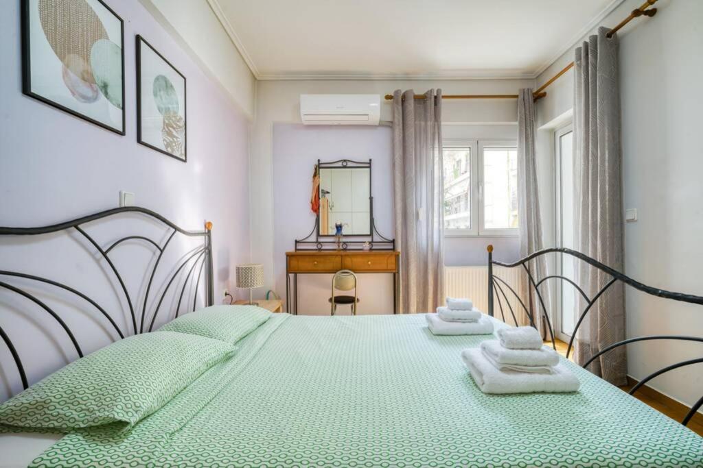 אתונה Spacious Family Flat Near Parthenon Free Parking מראה חיצוני תמונה