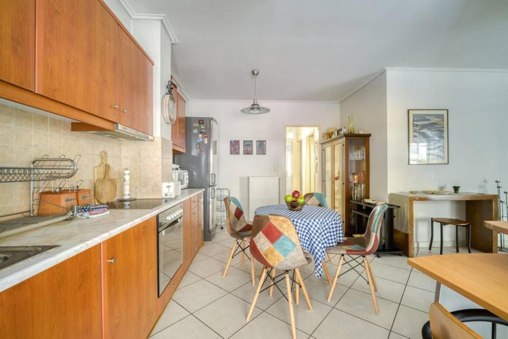 אתונה Spacious Family Flat Near Parthenon Free Parking מראה חיצוני תמונה
