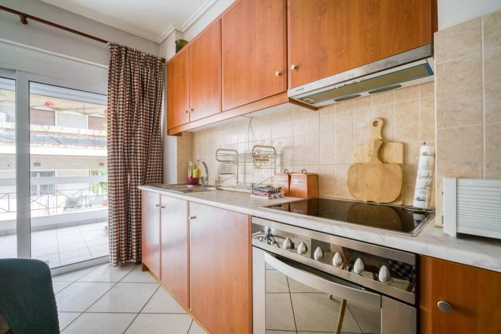 אתונה Spacious Family Flat Near Parthenon Free Parking מראה חיצוני תמונה