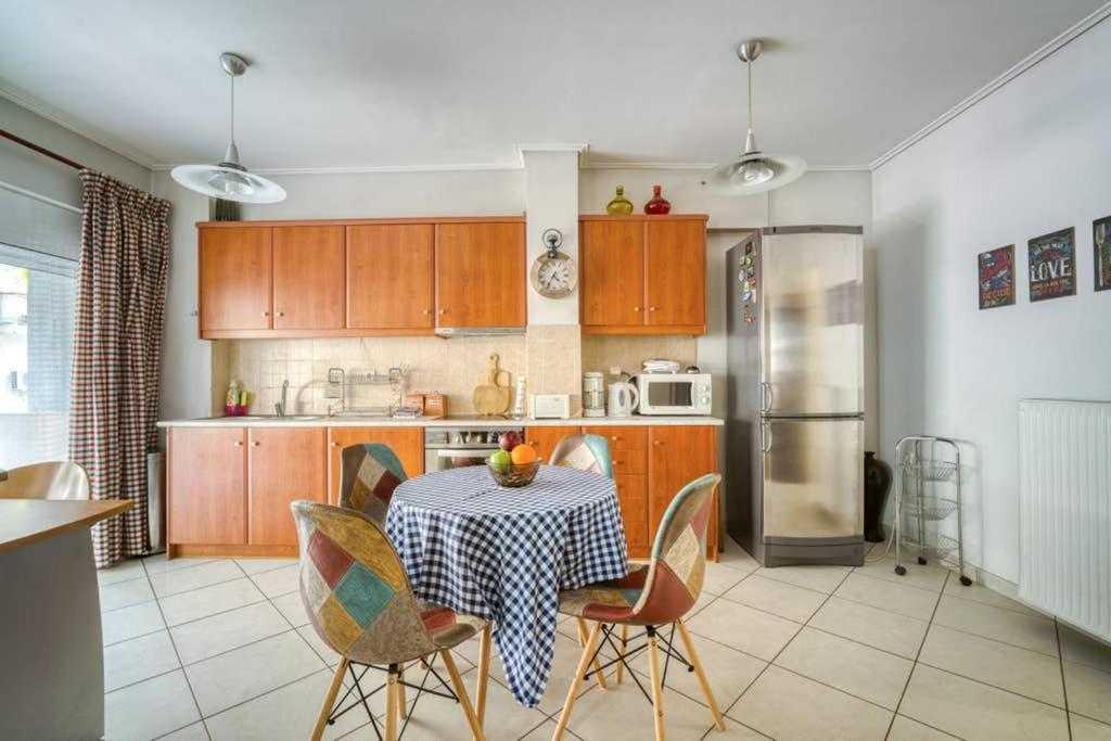 אתונה Spacious Family Flat Near Parthenon Free Parking מראה חיצוני תמונה