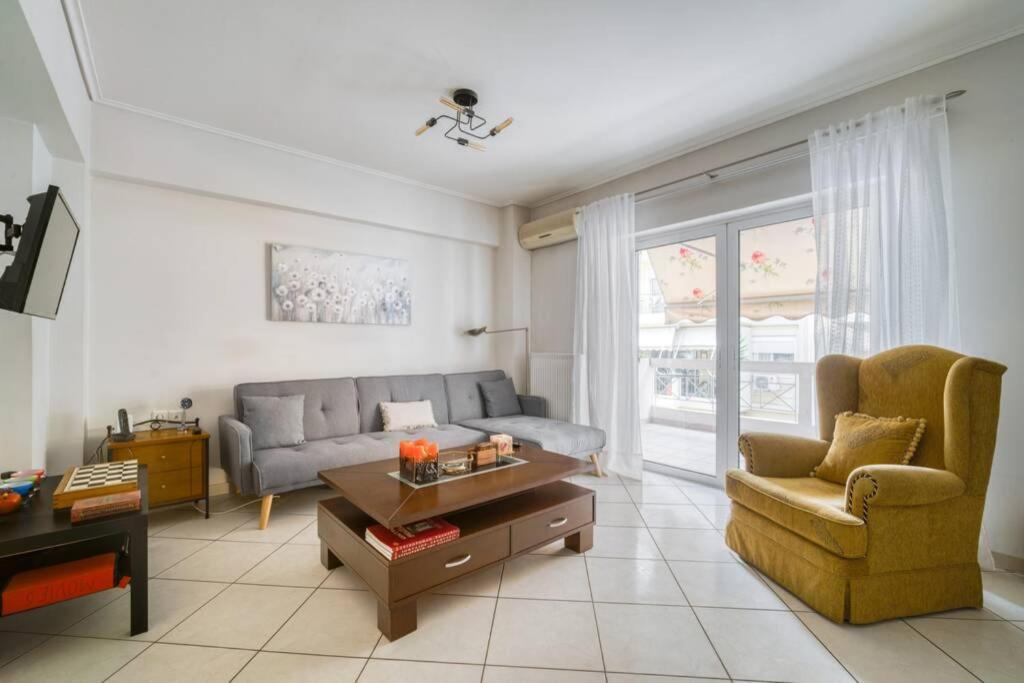 אתונה Spacious Family Flat Near Parthenon Free Parking מראה חיצוני תמונה