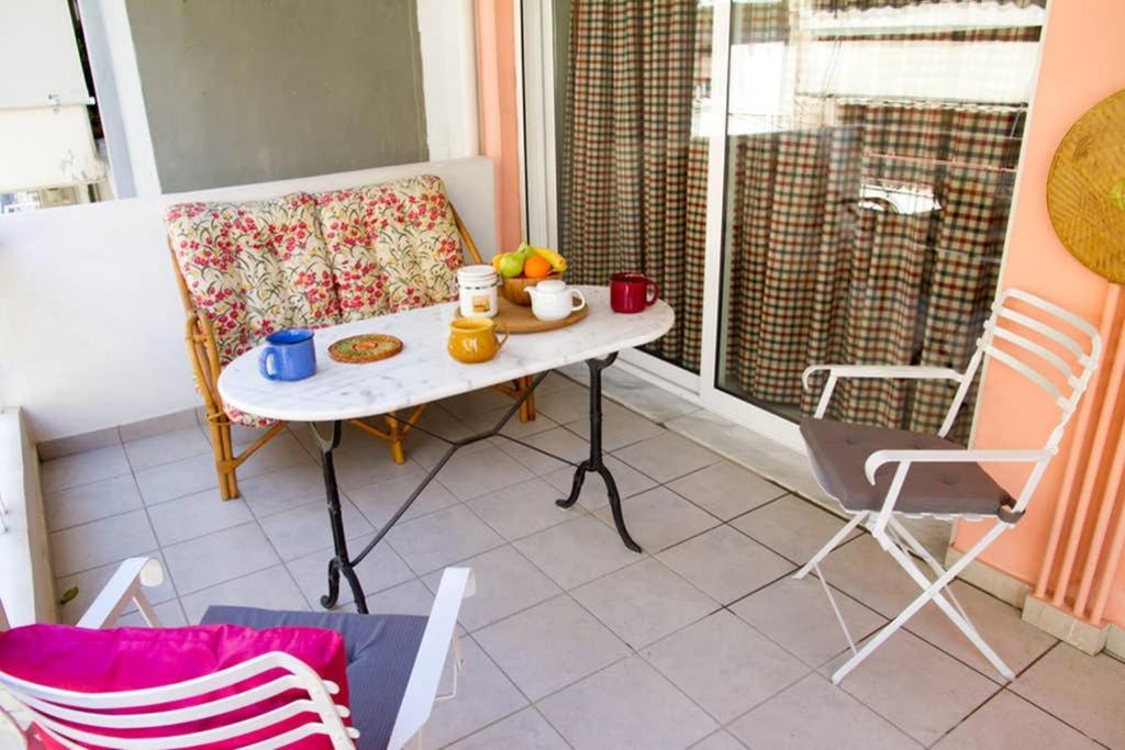 אתונה Spacious Family Flat Near Parthenon Free Parking מראה חיצוני תמונה