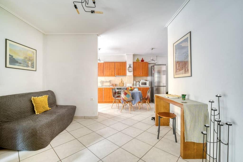 אתונה Spacious Family Flat Near Parthenon Free Parking מראה חיצוני תמונה