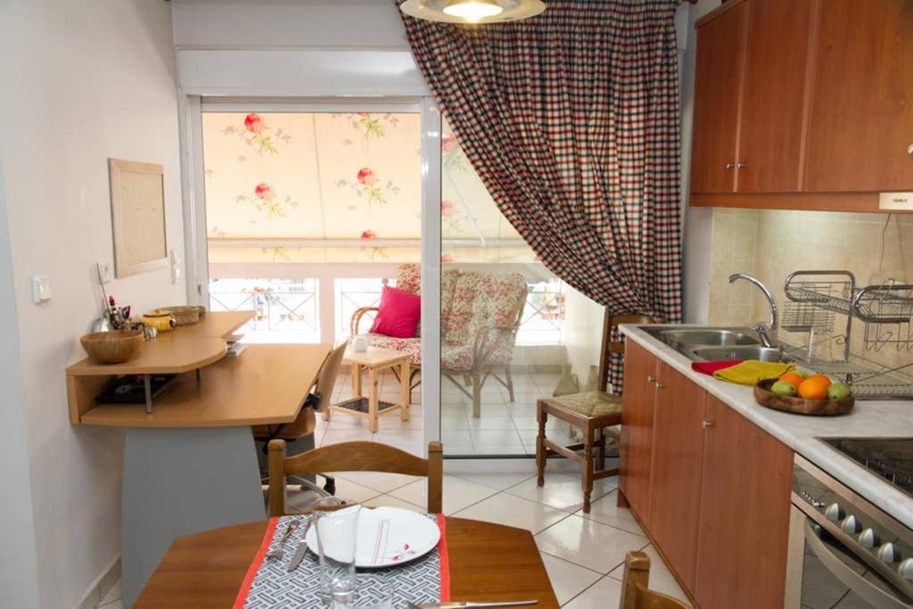 אתונה Spacious Family Flat Near Parthenon Free Parking מראה חיצוני תמונה