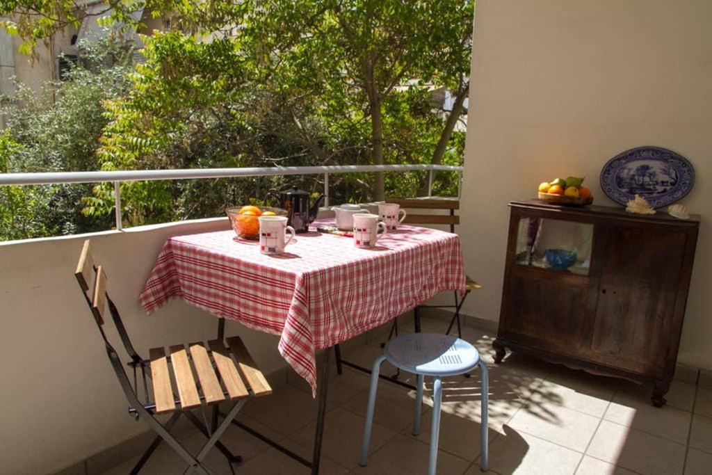 אתונה Spacious Family Flat Near Parthenon Free Parking מראה חיצוני תמונה